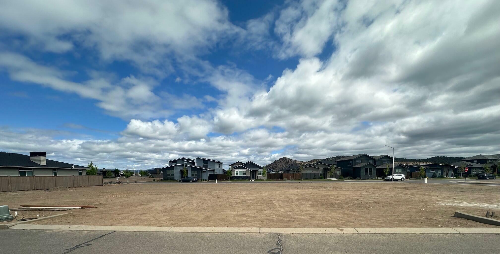 Property Photo: 1480 NE Perspective Drive OR 97754