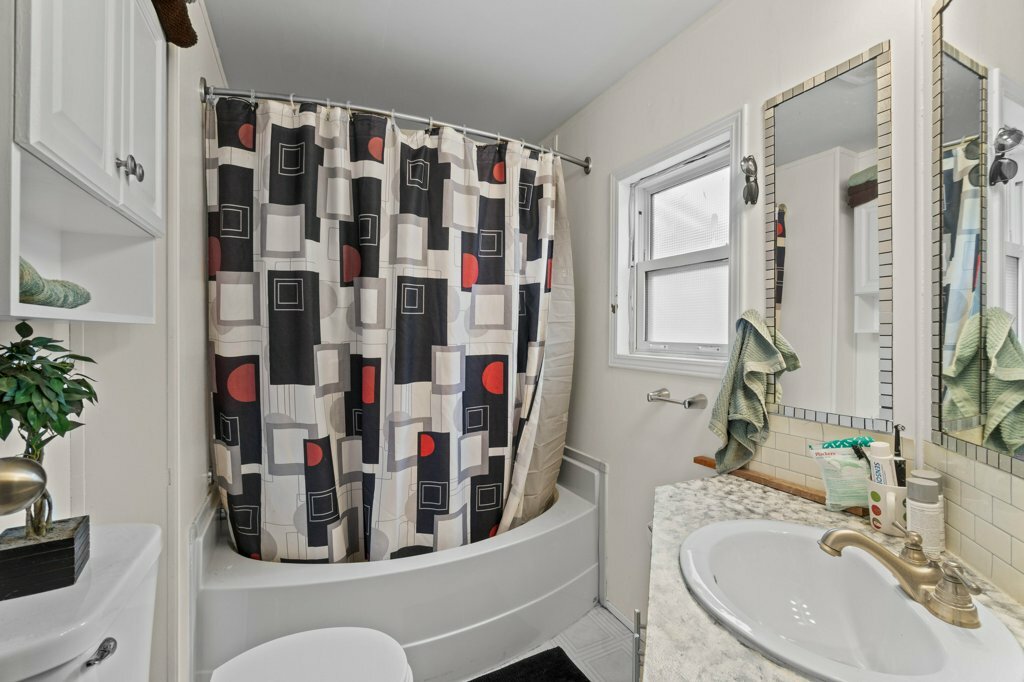 Property Photo: 6751 51 Street NE BC V0E 1K0