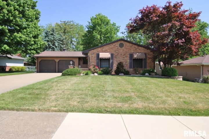 2 Gale Court  Pekin IL 61554 photo