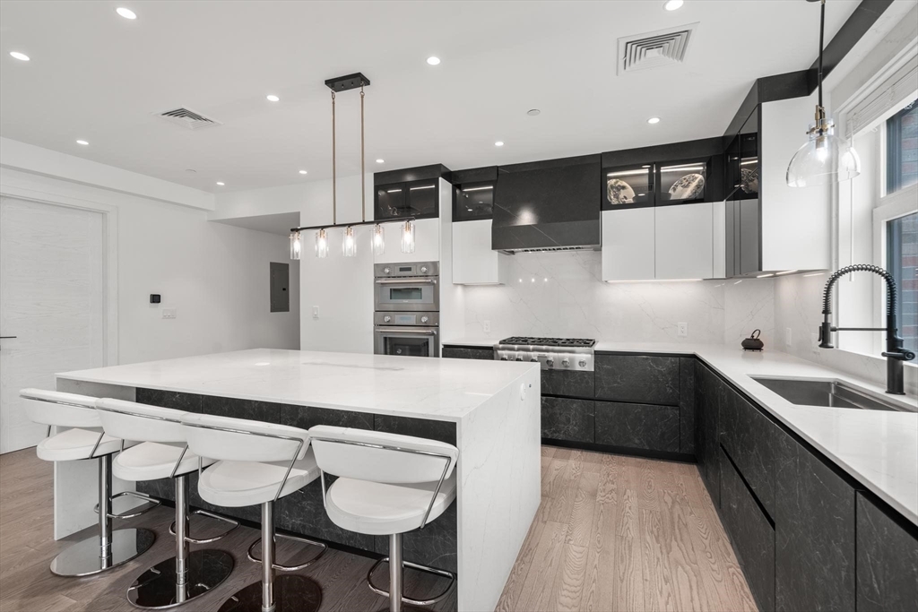 Property Photo: 69 Walnut St 4 MA 02445