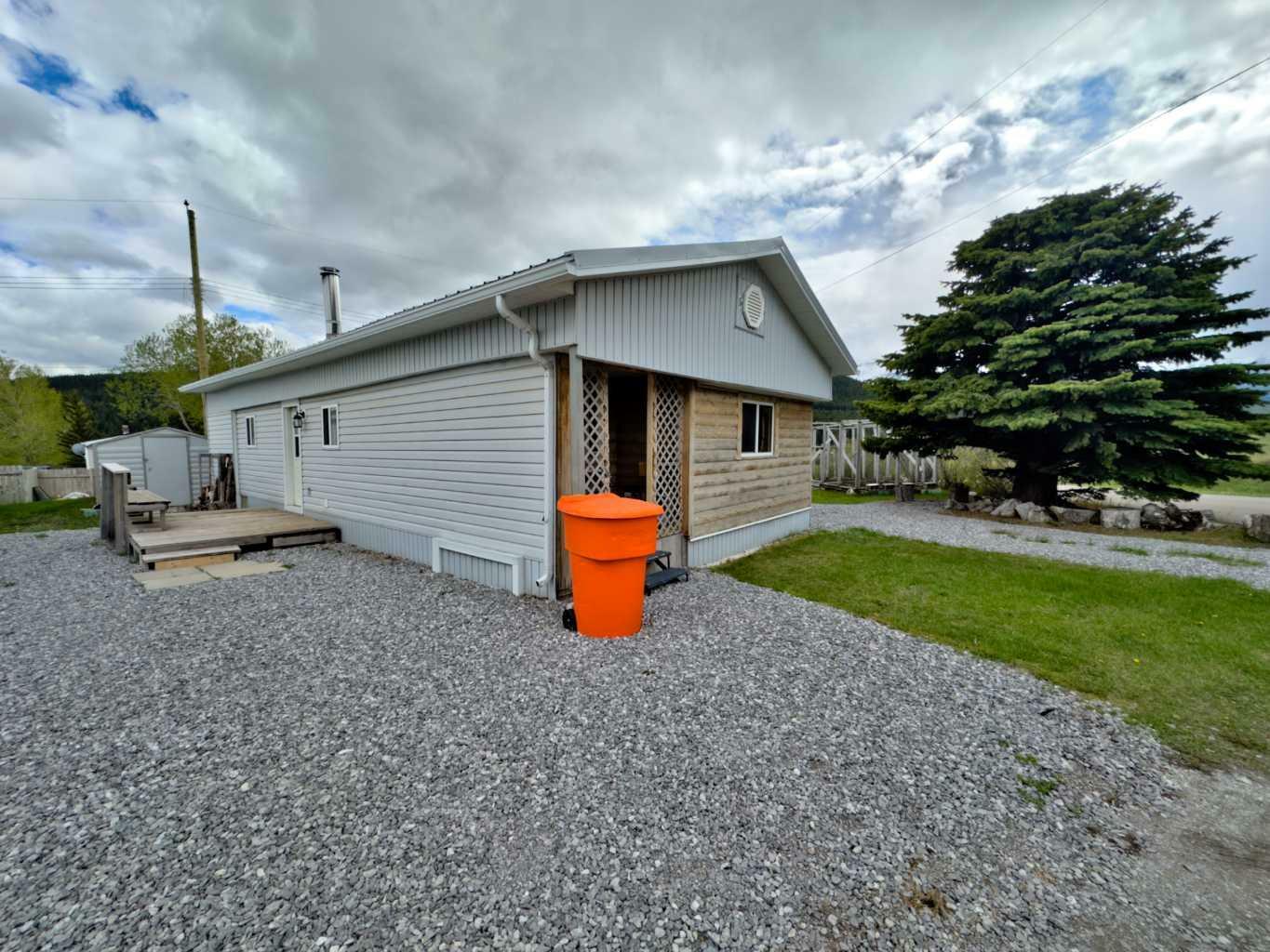 Property Photo: 6101 20 Avenue 19 AB T0K 0M0