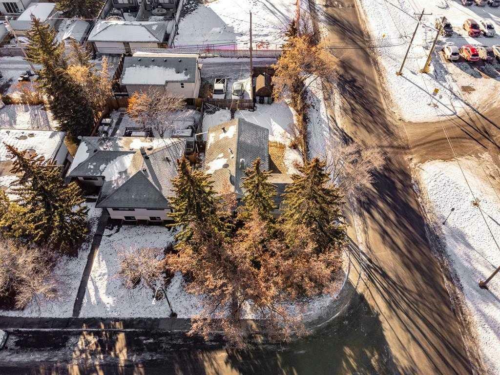 Property Photo: 2139 51 Avenue SW AB T3E 1J8