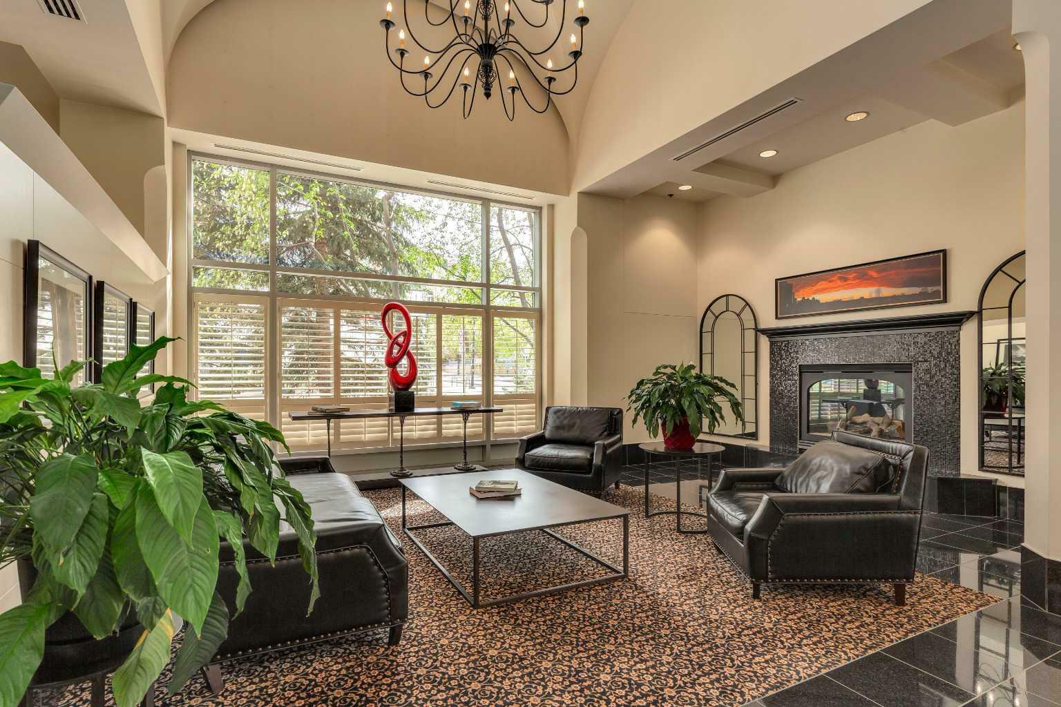 Property Photo: 110 7 Street SW 1201 AB T2P 5M9