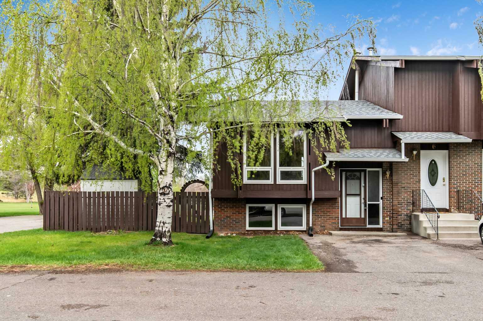 Photo de la propriété: 5 Pekisko Road SW AB T1V 1C6