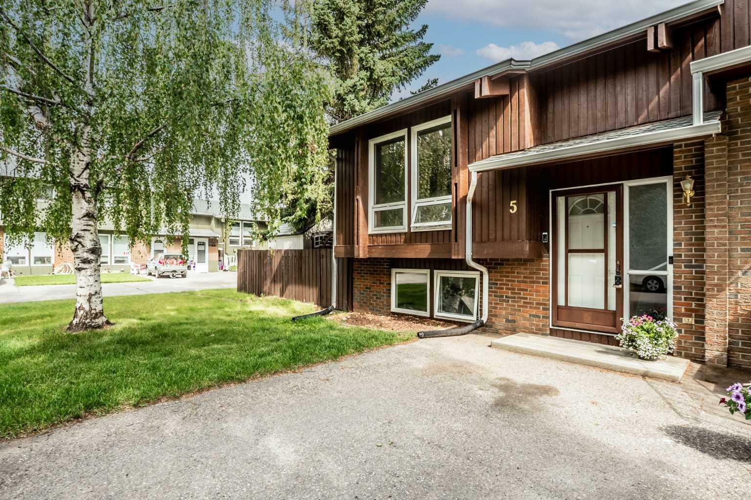 5 Pekisko Road SW  High River AB T1V 1C6 photo