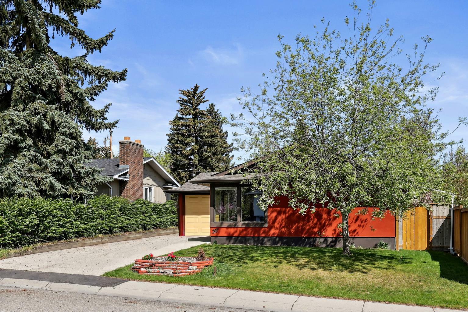 Photo de la propriété: 207 Lake Ontario Place SE AB T2J 4Y5