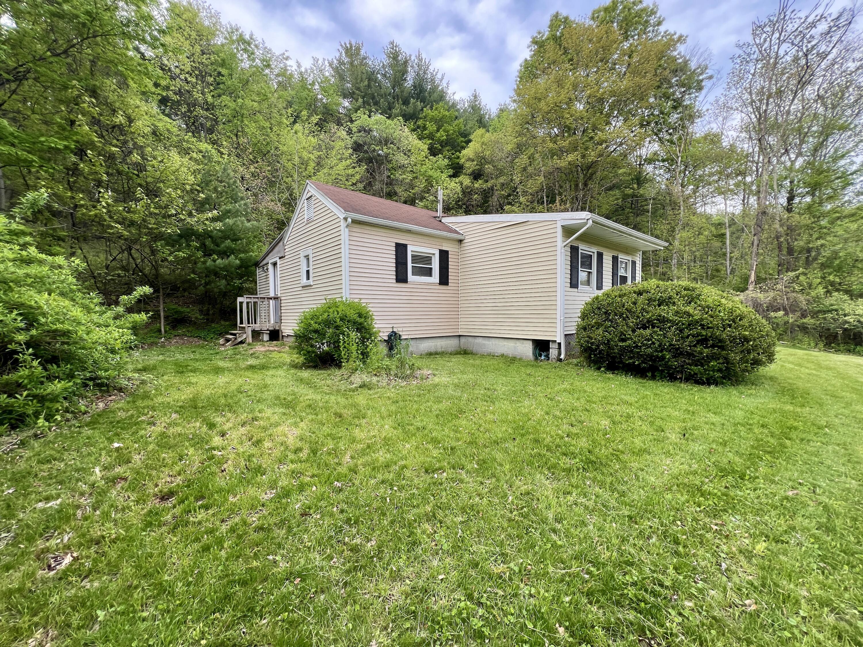 Property Photo:  787 Meixsell Valley Road  PA 18353 