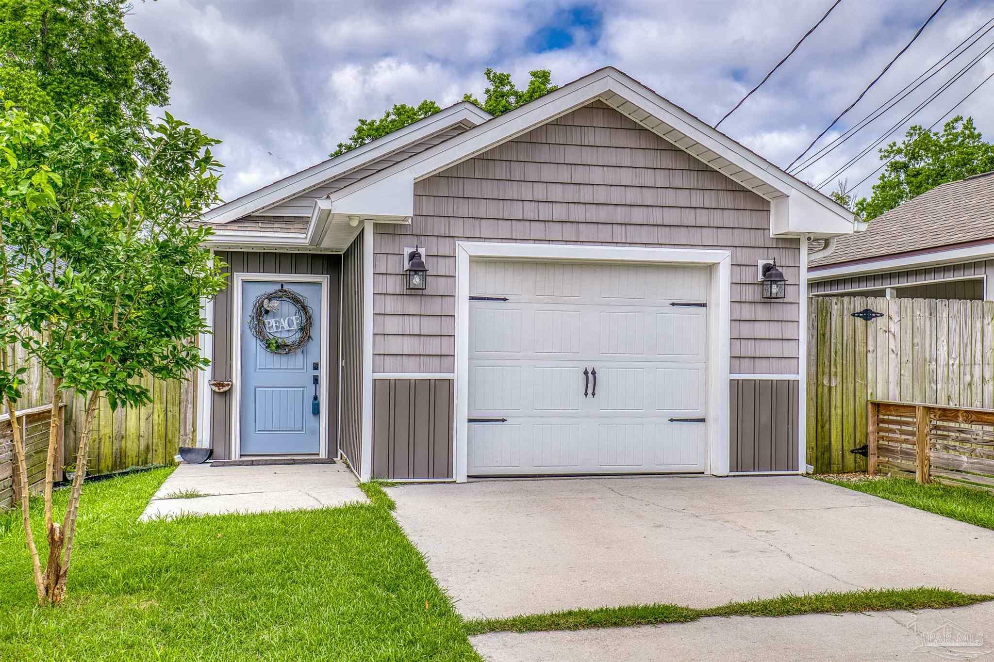 1009 W Hilary St  Pensacola FL 32502 photo