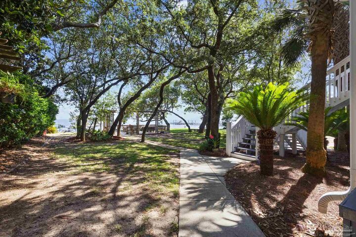 Property Photo:  5393 Soundside Dr  FL 32563 