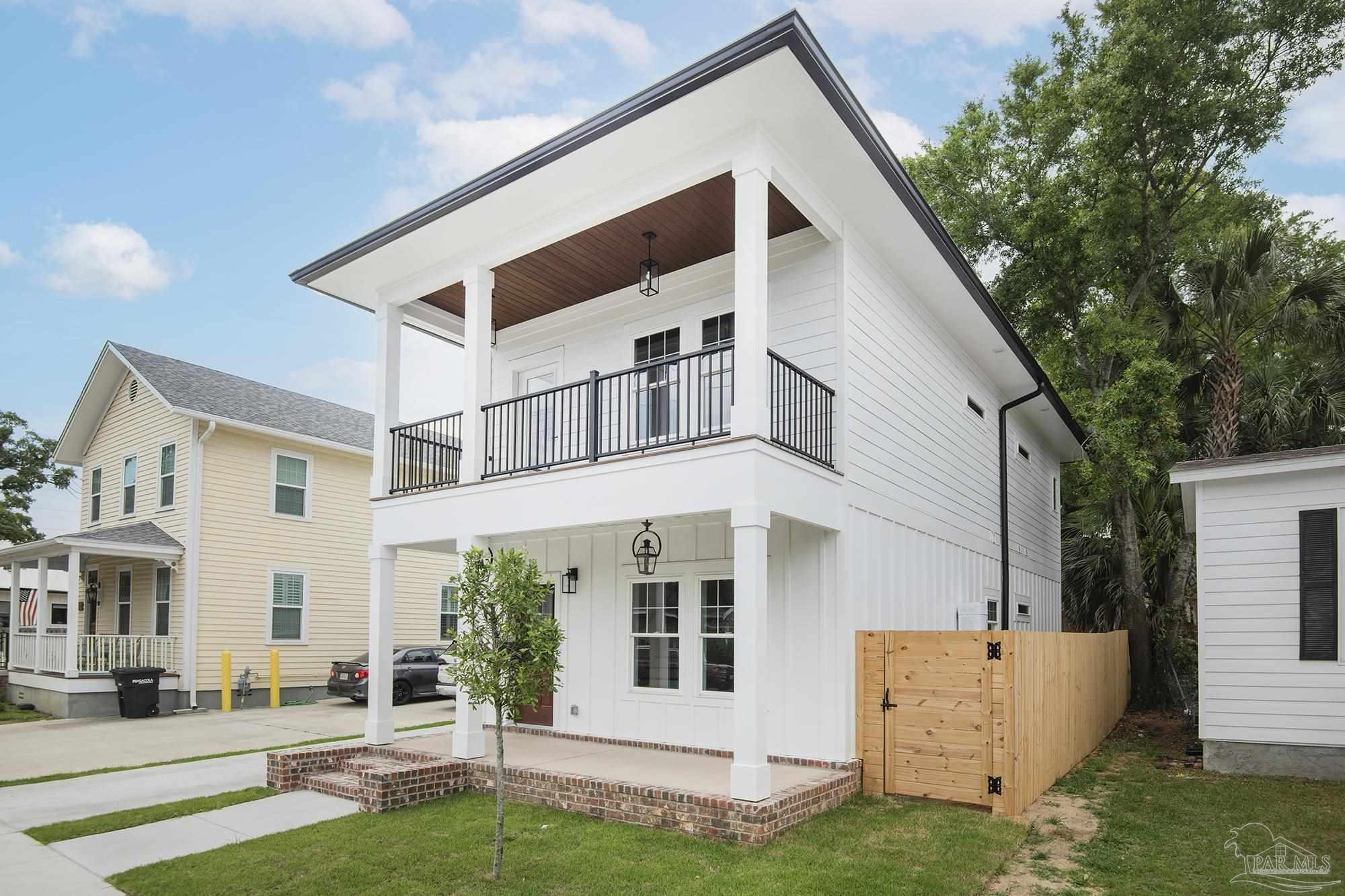 Property Photo:  502 W Gregory St  FL 32502 
