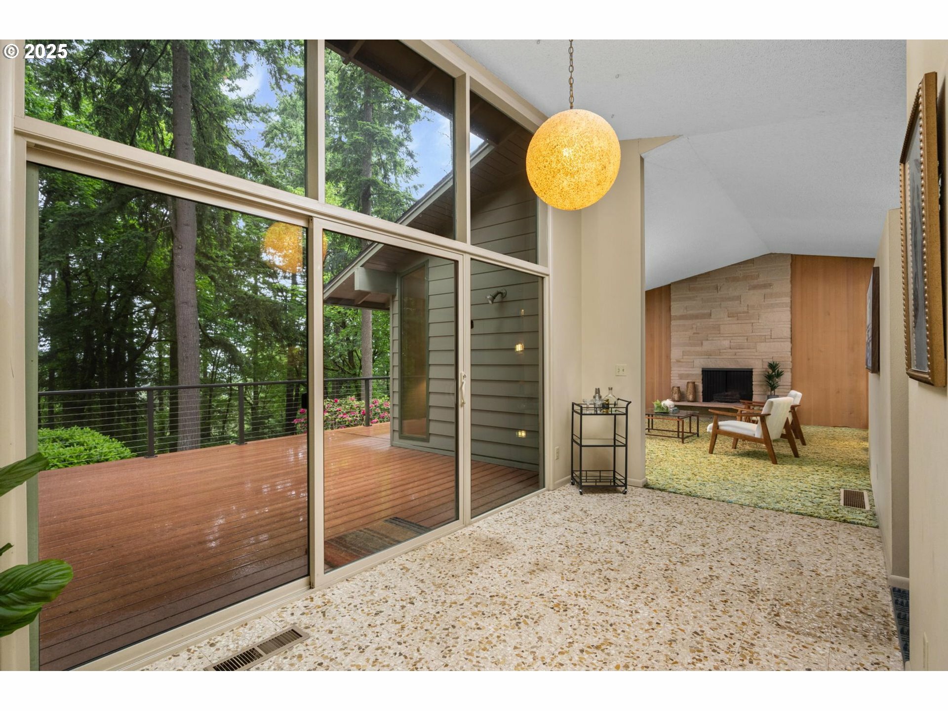 Property Photo: 1131 Larch St OR 97034