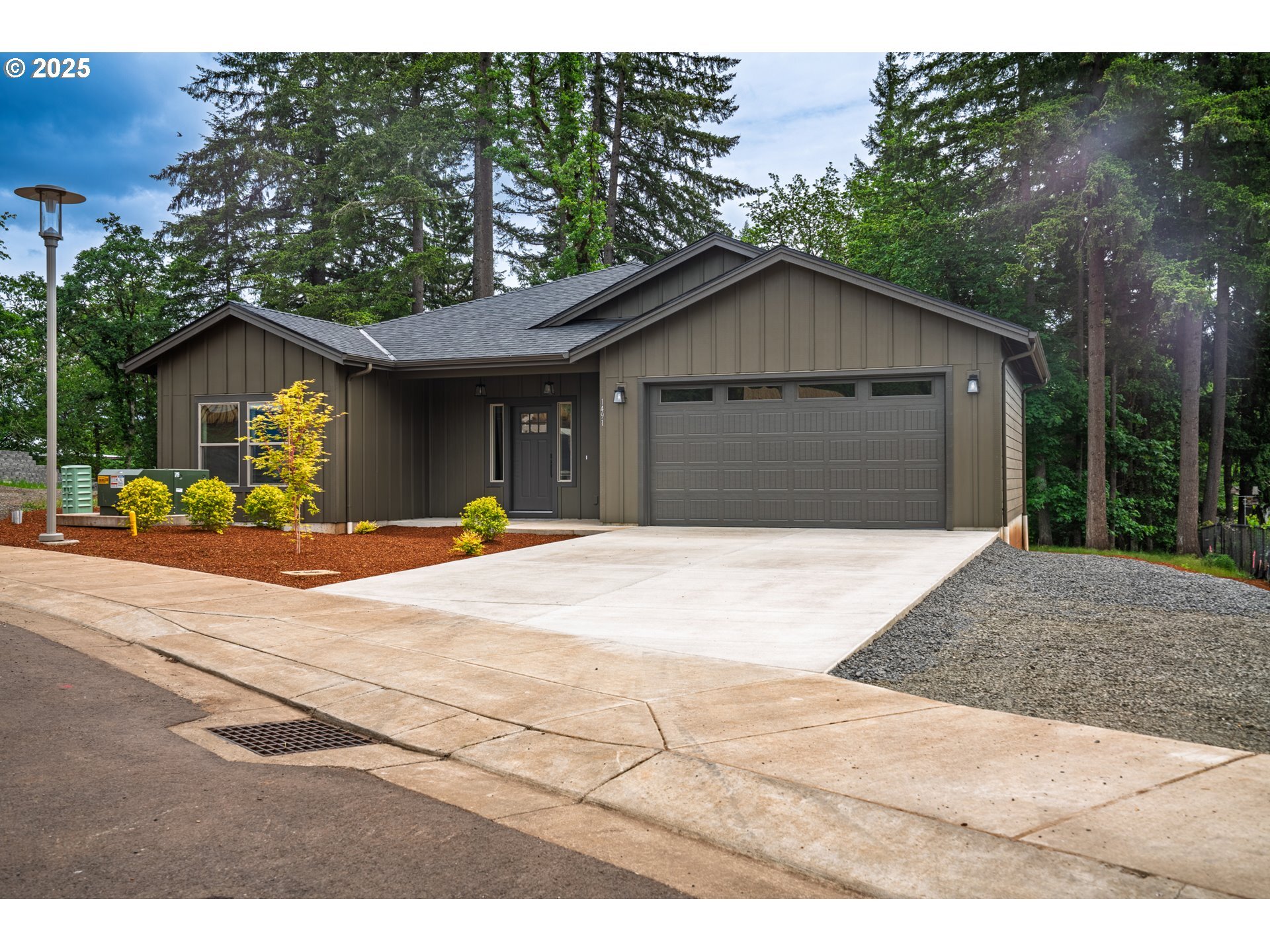 Property Photo: 1491 Strawberry Ridge Loop OR 97386