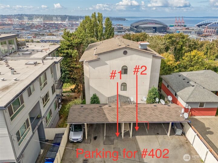 Property Photo: 1604 11th Avenue S 402 WA 98134