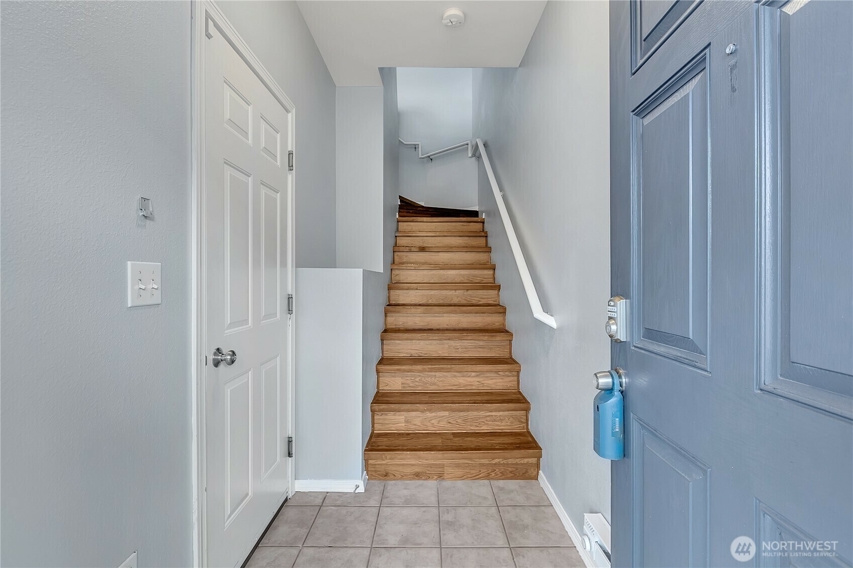 Property Photo:  6330  Isaac Avenue SE C24  WA 98092 