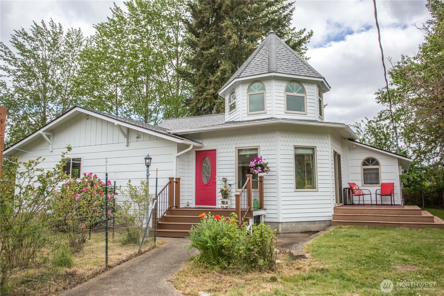 Property Photo: 112 Sheridan Avenue WA 98531