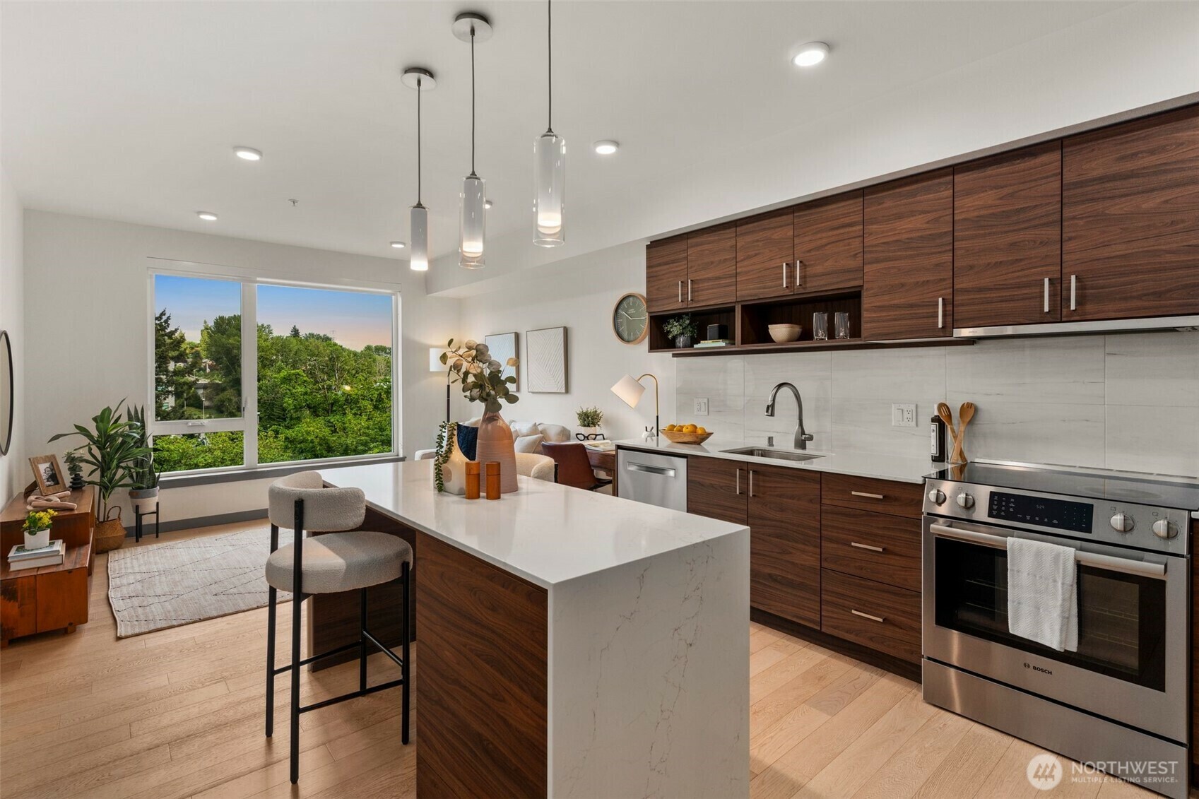 Property Photo: 11903 NE 128th St 612 WA 98034