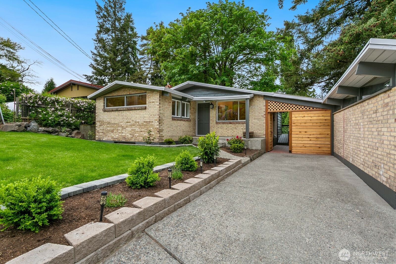 Property Photo: 1102 NE 106th Street WA 98125