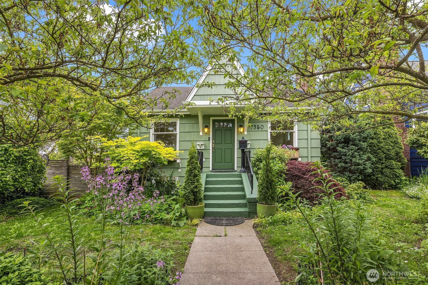 7350  Keen Way N  Seattle WA 98103 photo