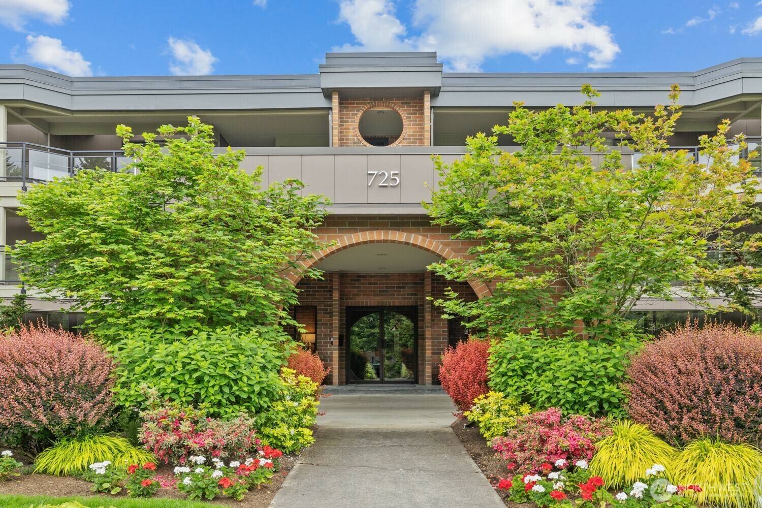 Property Photo: 725 1st Street S 104 WA 98033