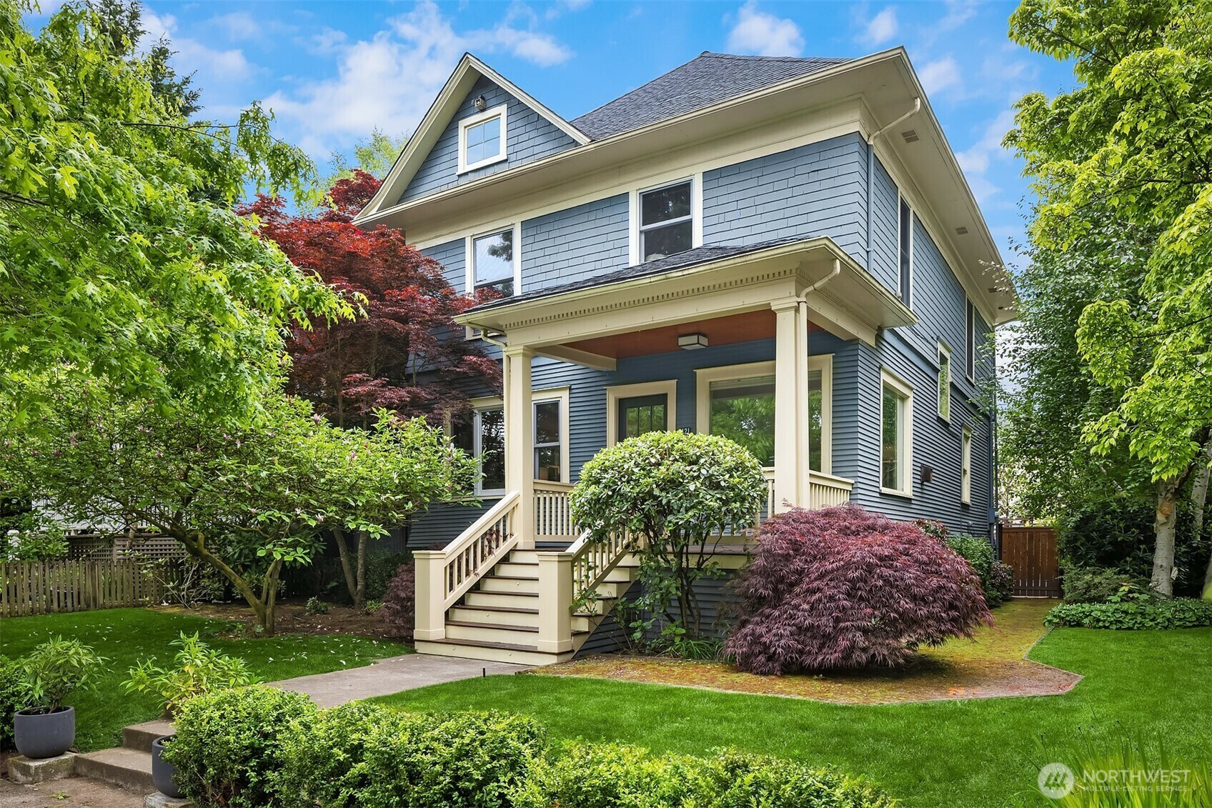 421  16th Avenue E  Seattle WA 98112 photo