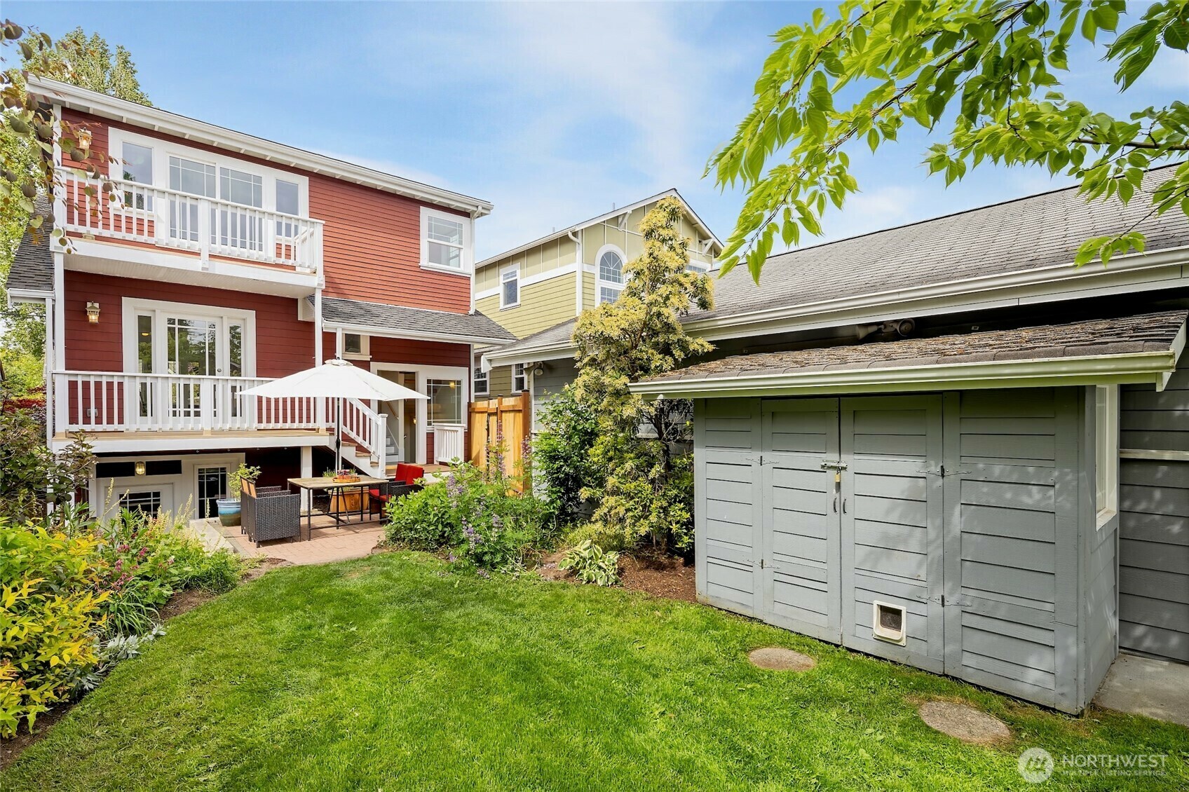 549 N 71st Street  Seattle WA 98103 photo