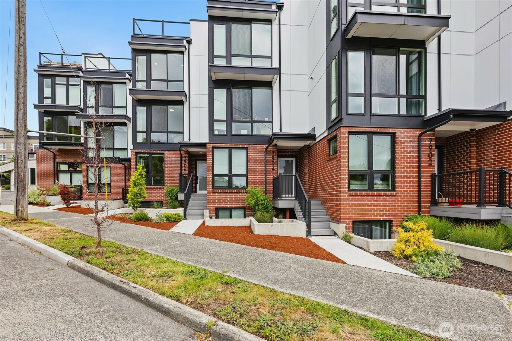 Property Photo: 7906 Green Lake Drive N WA 98103