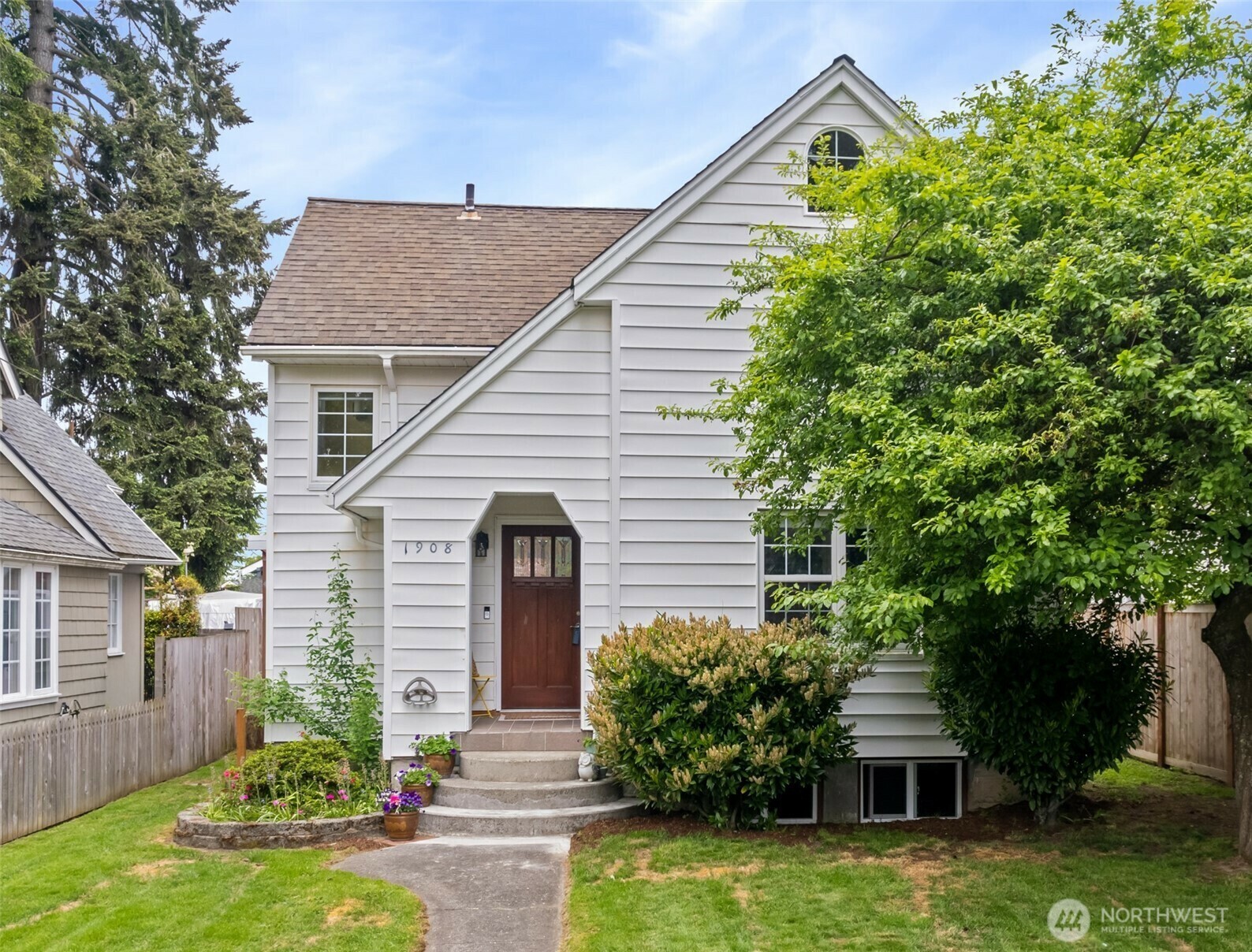 Property Photo: 1908 Gregory Way WA 98337