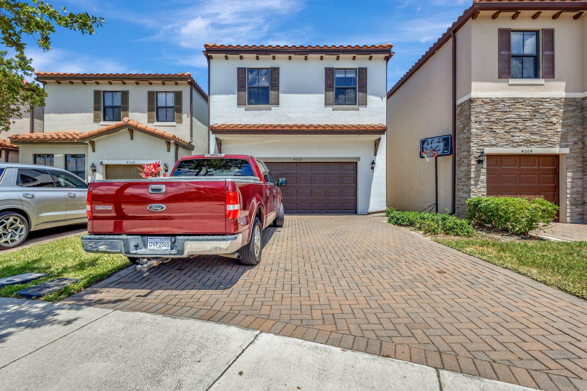 Property Photo: 4006 Sequoia Place W FL 33410