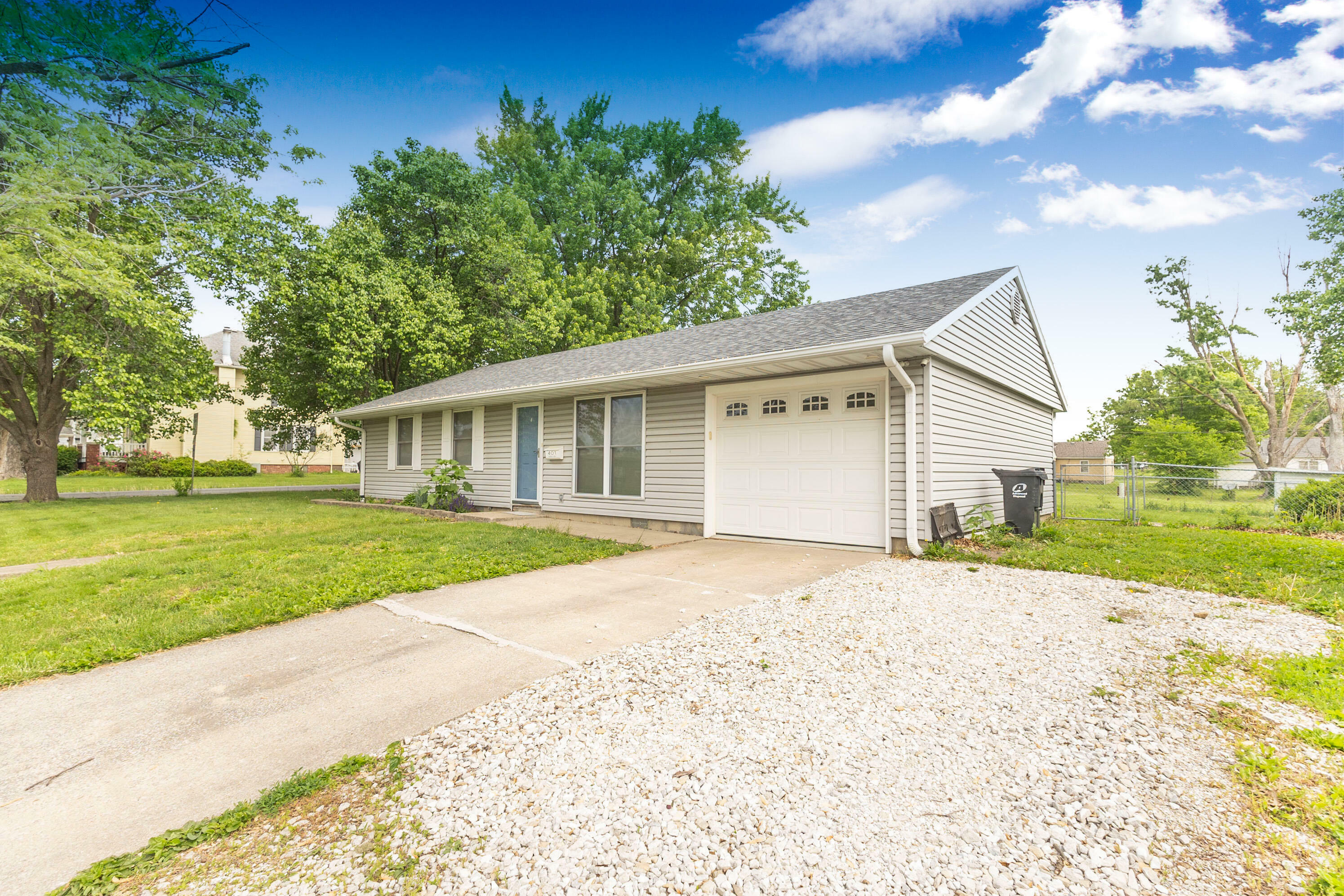Property Photo: 401 Fulton Ave. MO 65270