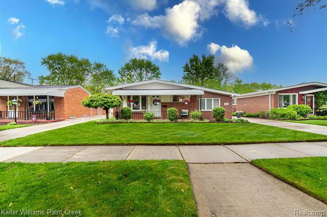 Property Photo: 3802 Edgeland Avenue MI 48073