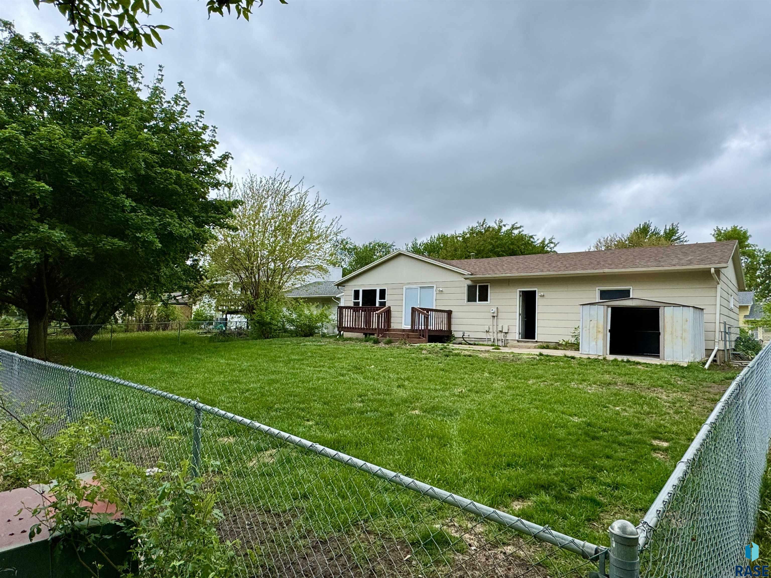 Property Photo: 6405 W 46th St SD 57106