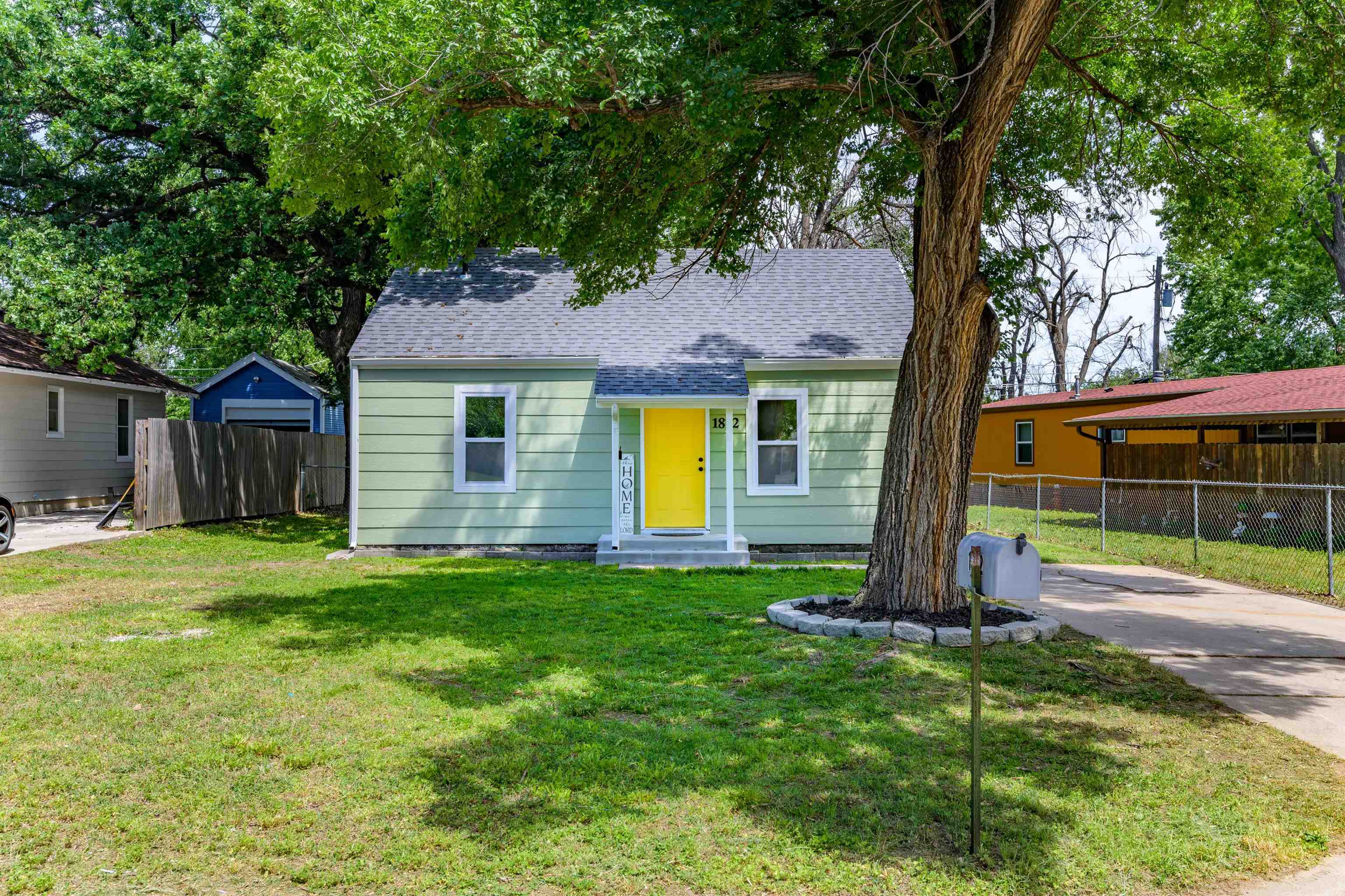 Property Photo: 1812 S Euclid Ave KS 67213-3224