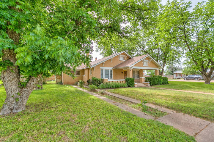 Property Photo:  623 S Washington Street  TX 76933 