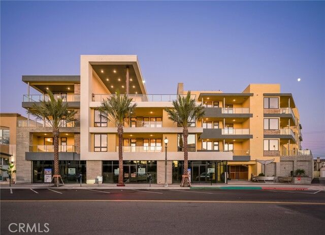 Property Photo:  414 Main 200  CA 92648 