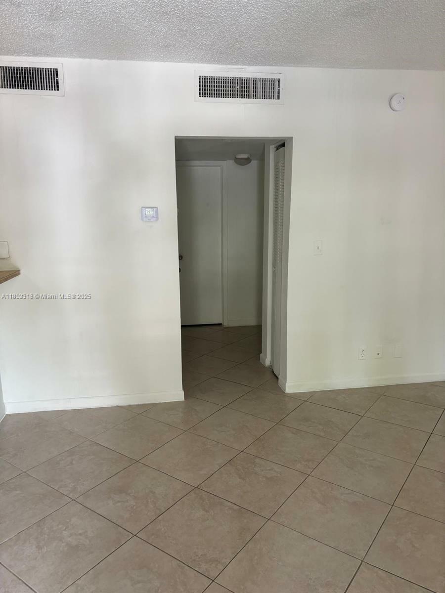 Property Photo: 4007 N University Dr 212 FL 33351