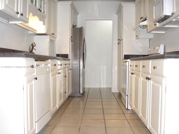 Property Photo: 11111 SW 78th Ct FL 33156