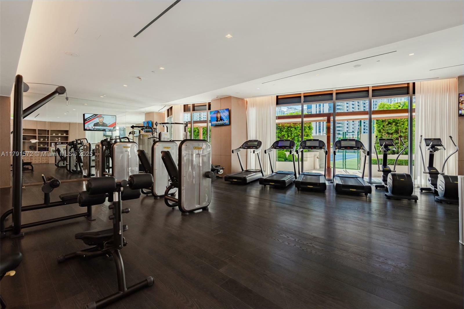 Property Photo: 801 S Miami Ave 1207 FL 33130