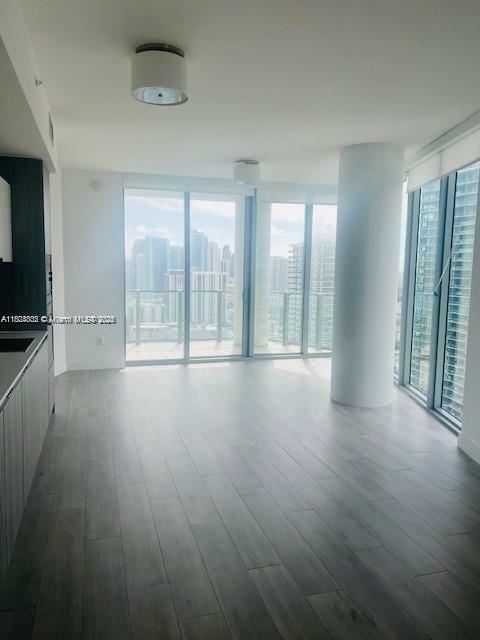 Property Photo: 2900 NE 7th Ave 3209 FL 33137