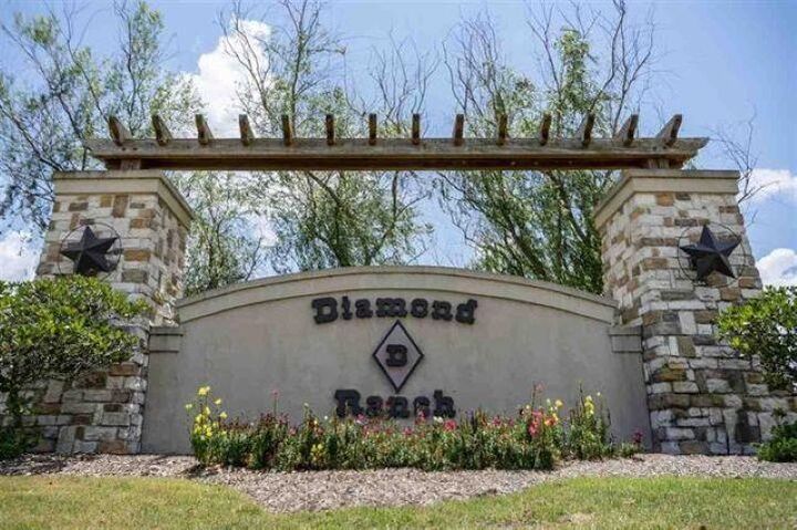 3080 S Pine Island Levee Rd.  Beaumont TX 77713 photo