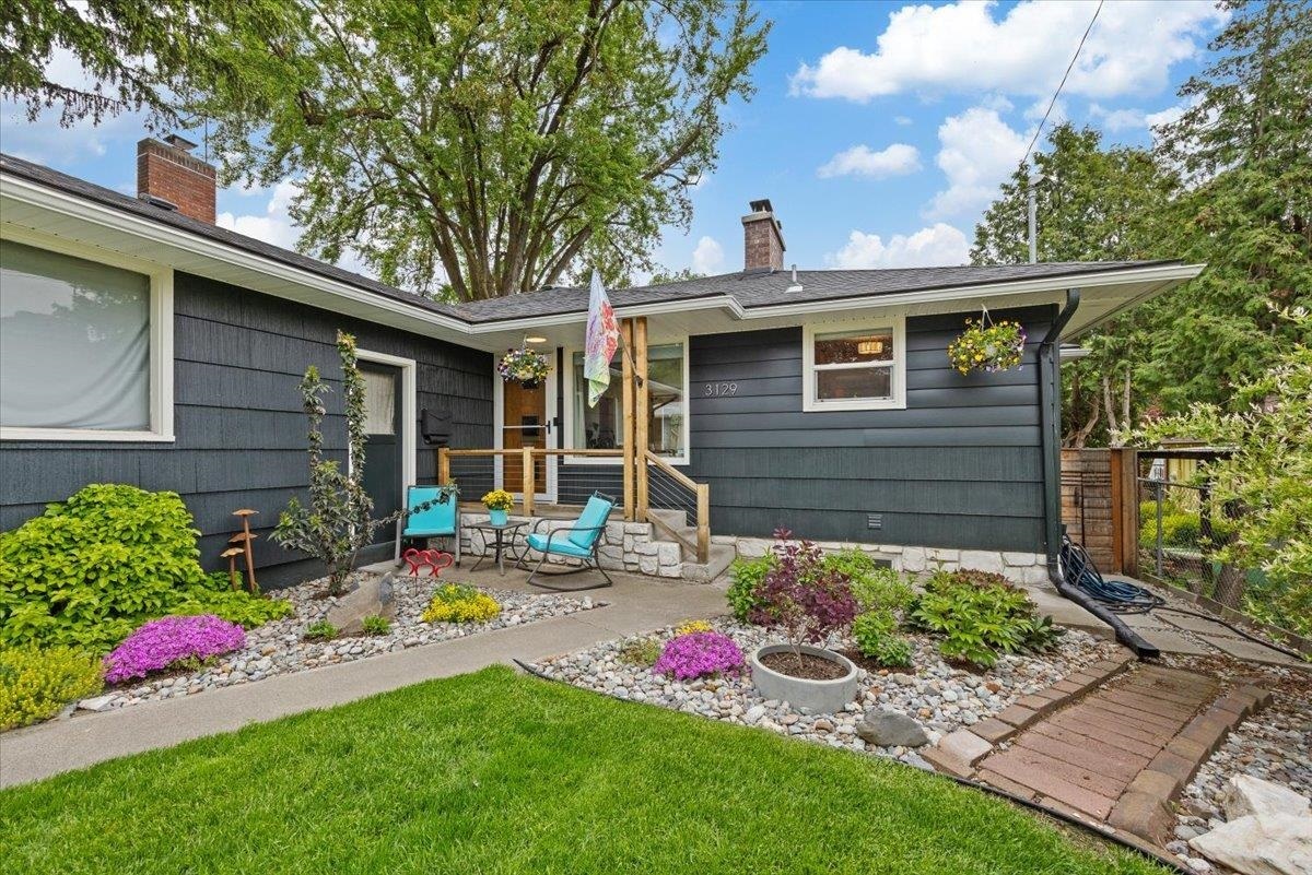 Property Photo: 3129 W Grace Ave WA 99205
