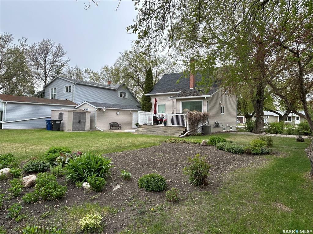 Property Photo: 922 9th Street SK S0K 2A0