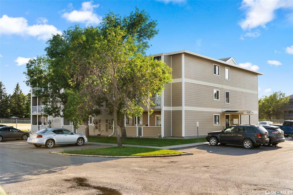 6595 Rochdale Boulevard 17  Regina SK S4X 2Z1 photo