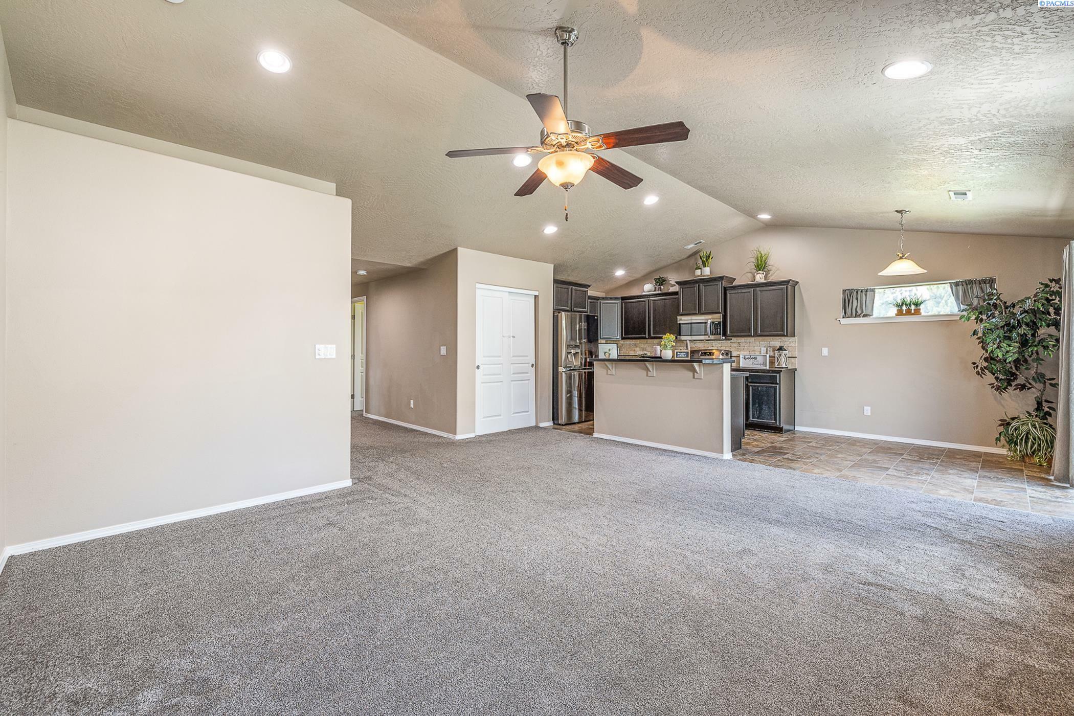 Property Photo: 3313 Aqueduct Lane WA 99301