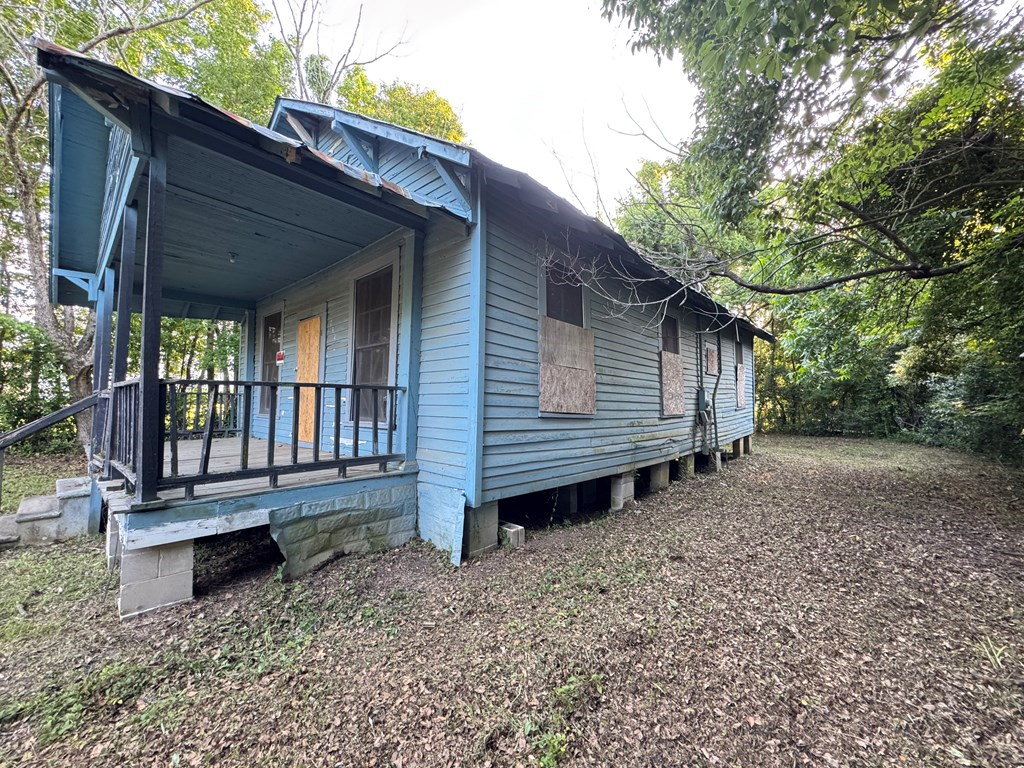 Property Photo:  622 Lester St  GA 31792 