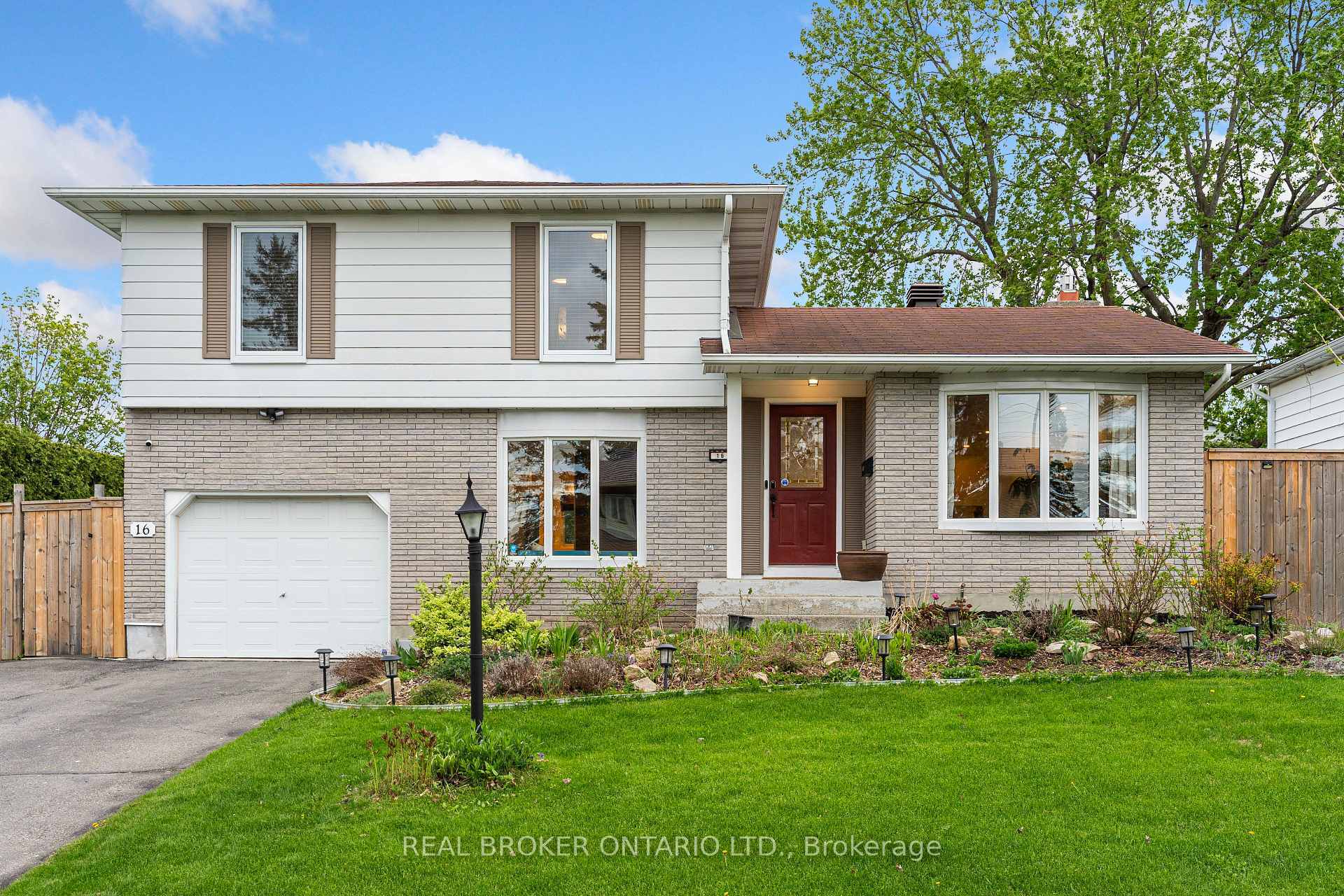 16 Langholm Crescent  Barrhaven ON K2J 1H2 photo