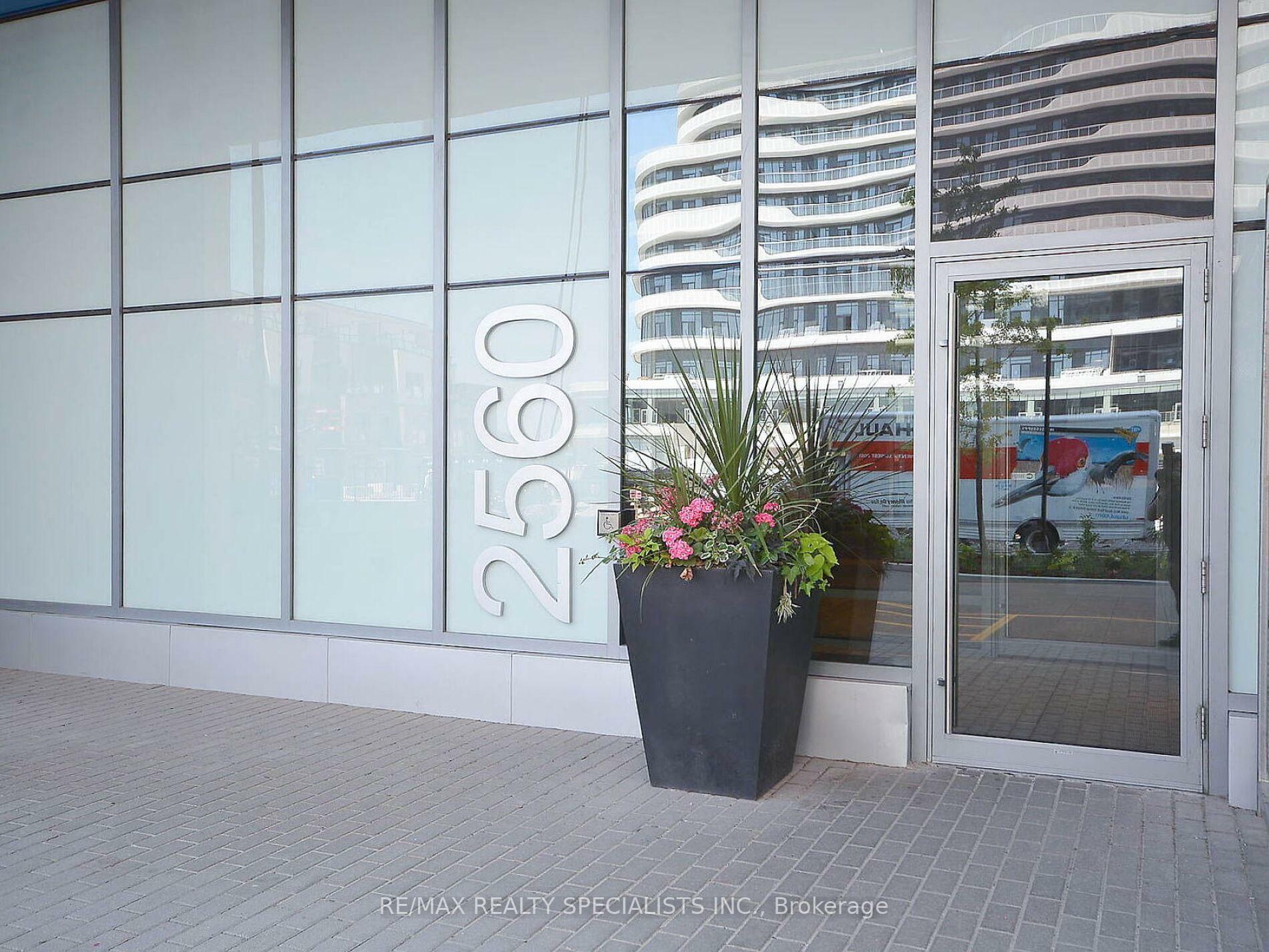 Property Photo: 2560 Eglinton Avenue W 1902 ON L5M 0Y3
