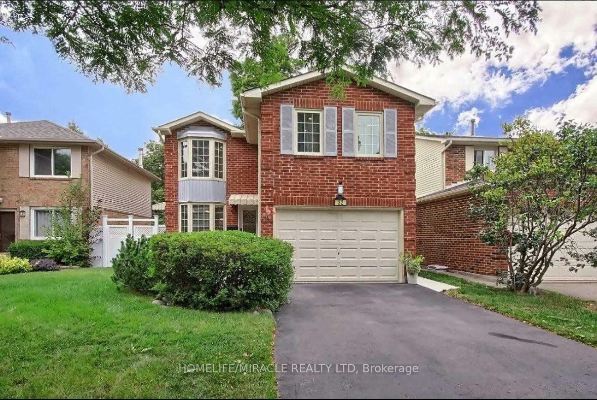 Property Photo: 32 Elderbank Court ON L6Z 3B1