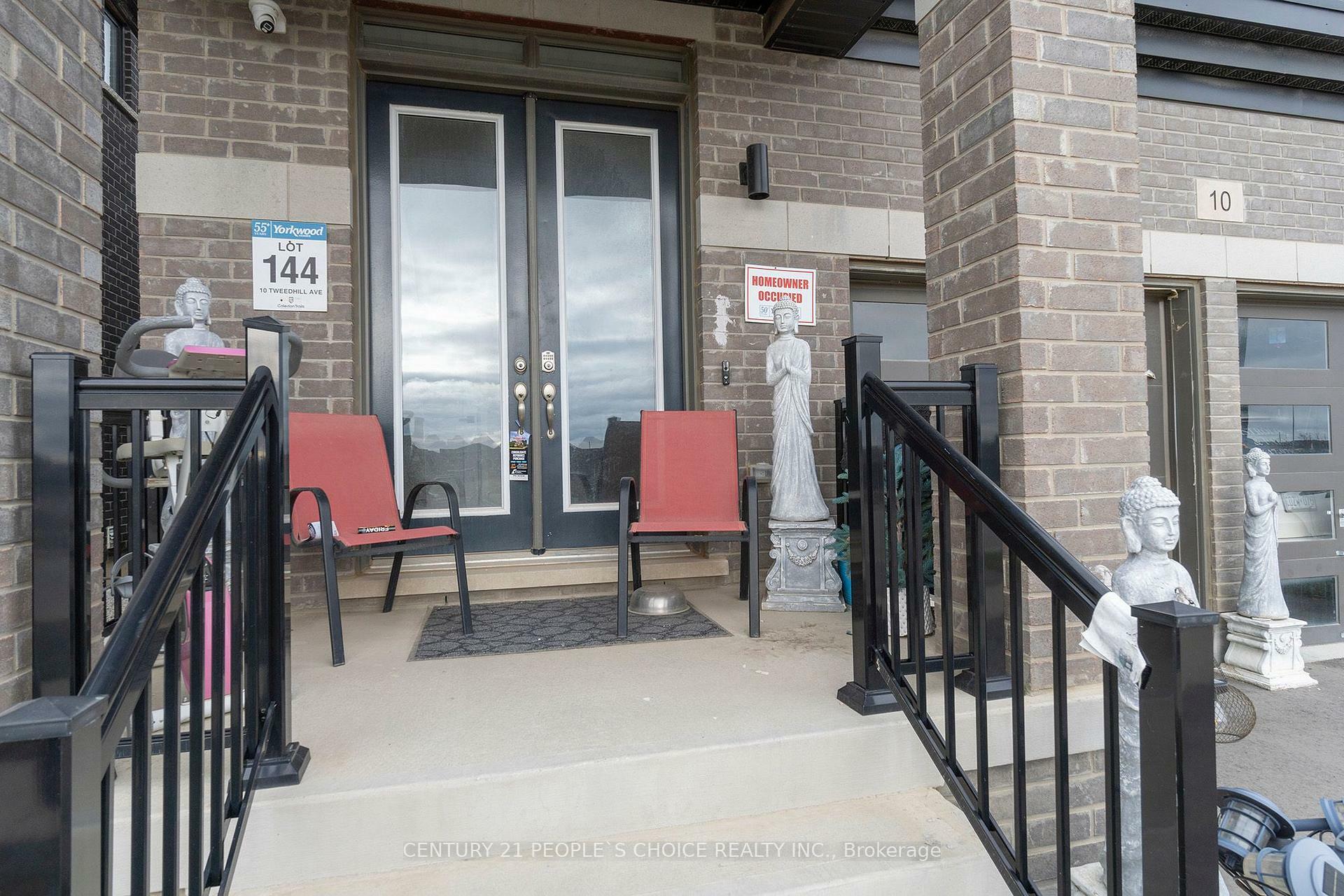 Photo de la propriété: 10 Tweedhill Avenue ON L7C 4K5