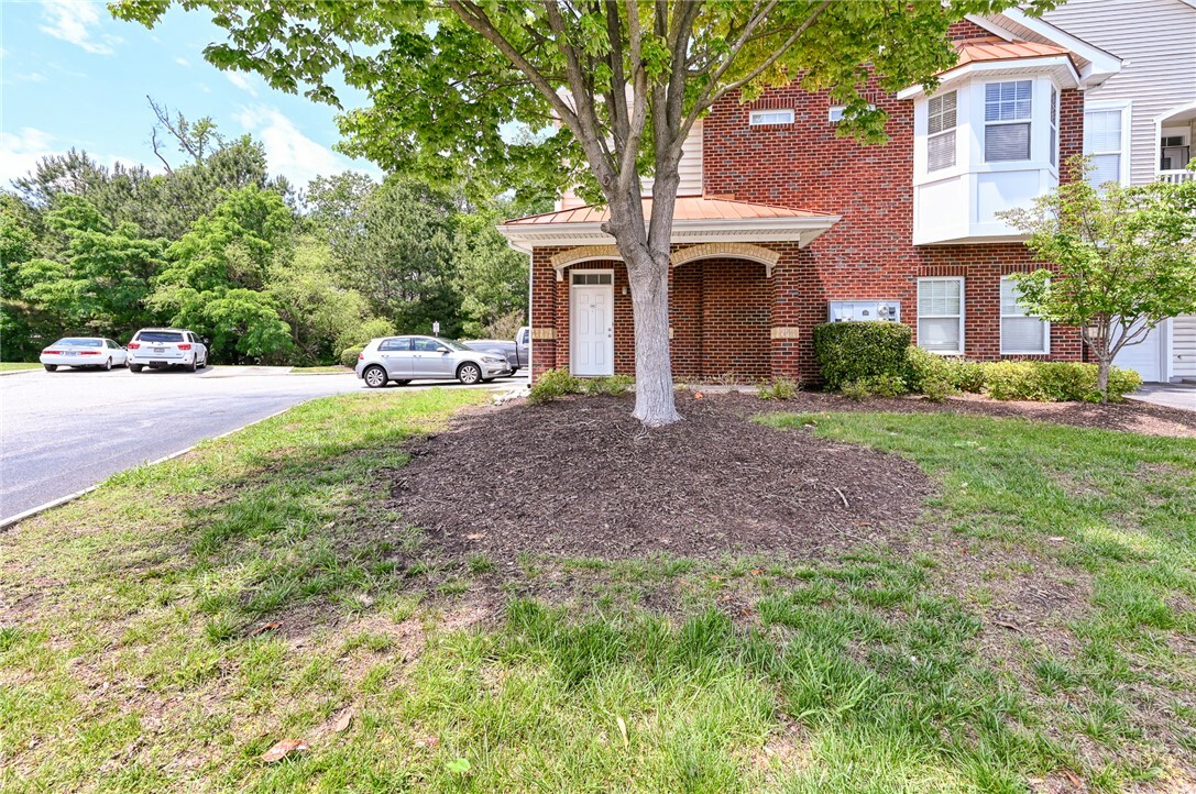 Property Photo: 713 Windy Way 103 VA 23602