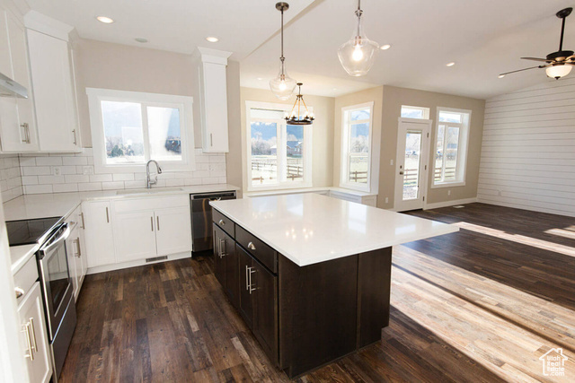 Property Photo: 725 E 2450 N UT 84341
